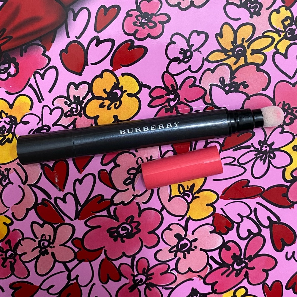 New Burberry Lip Velvet Crush Lipstick Sheer-Matte - Picture 9 of 9